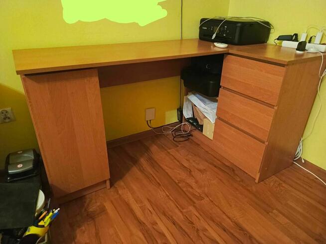 Biurko oraz półka wisząca