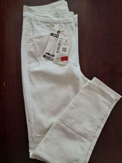 Spodnie jeansowe Białe Nowe,