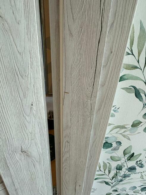 Drzwi z ościerznicami i klamkami, 70 lewostronne IDEALNE