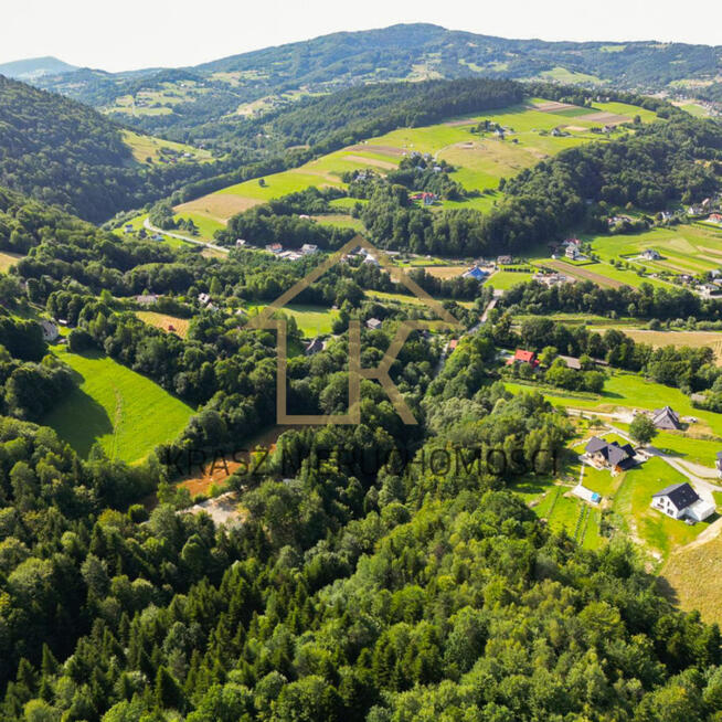 Marzysz o domu w górach z lasem z pięknym widokiem