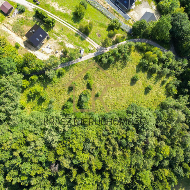 Marzysz o domu w górach z lasem z pięknym widokiem