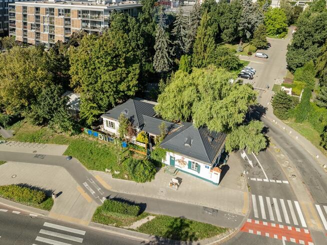 Działka na Górnym Mokotowie, częściowo zabudowana.