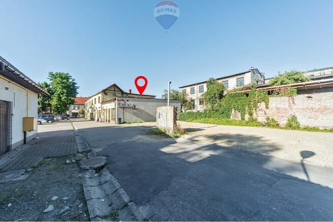 Lokale handlowe i działka w centrum Andrychowa