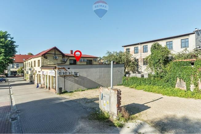 Lokale handlowe i działka w centrum Andrychowa