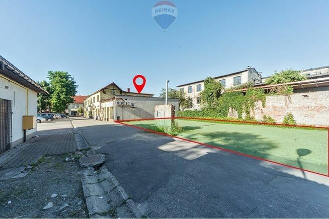 Lokale handlowe i działka w centrum Andrychowa