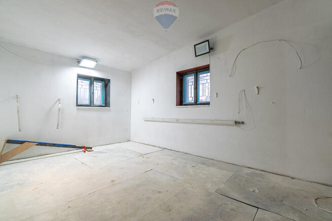 Hala 540 m² w Zgierzu, przy TIR-ach, z placem 2 ha