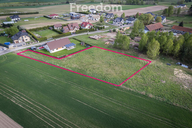 Działka budowlana 1536 m² – Kaplityny