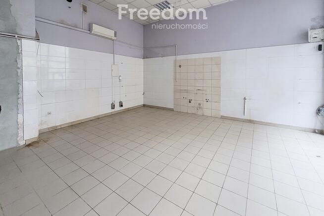 Lokal na parterze kamienicy w centrum na wynajem