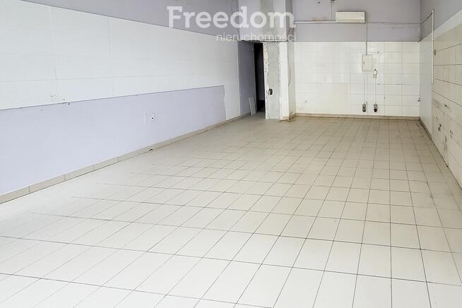 Lokal na parterze kamienicy w centrum na wynajem