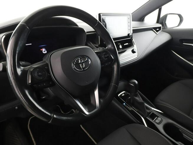 Toyota Corolla Design navi kamera LED ACC grzane fotele