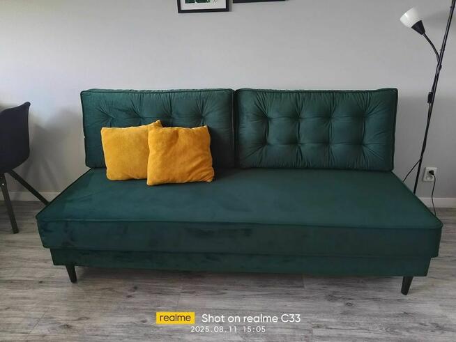 Duża rozkładana kanapa welurowa