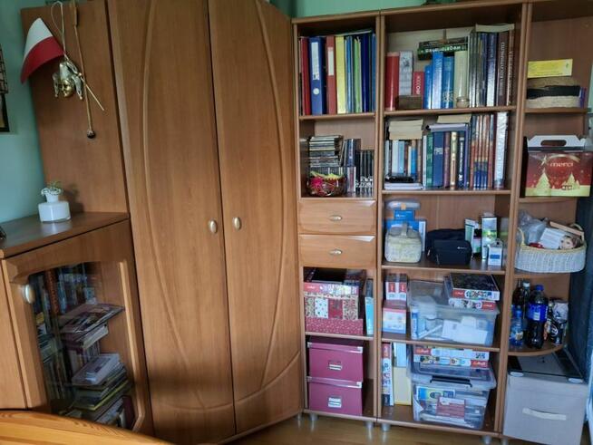 szafa, witryna, biurko i regały do pokoju
