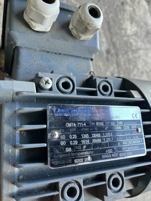 Silnik z reduktorem 40 220/230