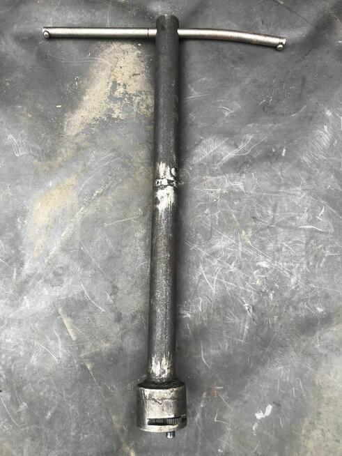 Klucz do demontażu i montażu drążków kierowniczych z jabłusz