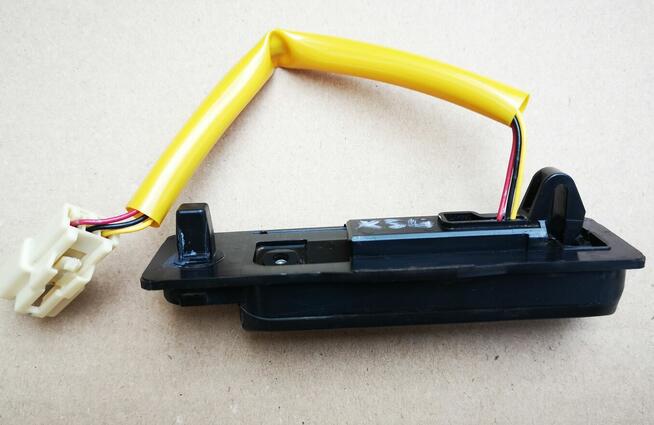 Przycisk mikrostyk otwarcia klapy bagażnika Mitsubishi ASX