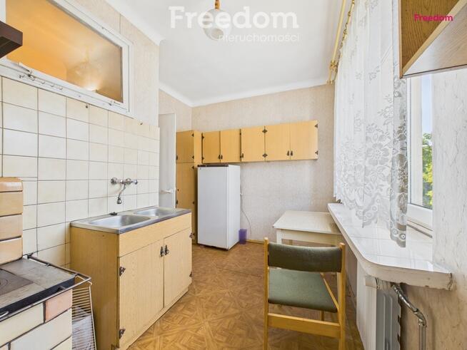 dwu pokojowe mieszkanie 49 m² w centrum Wierzbicy.