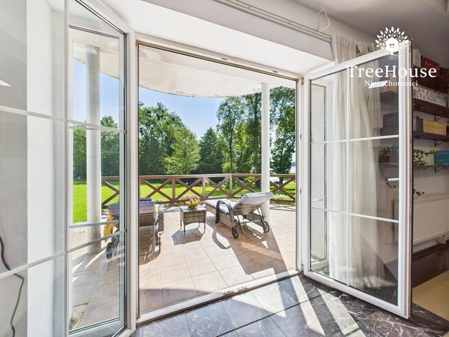 Dom na Mazurach, z agroturystyką przy jeziorze.