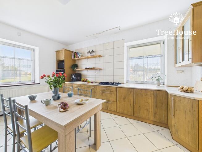 Dom na Mazurach, z agroturystyką przy jeziorze.