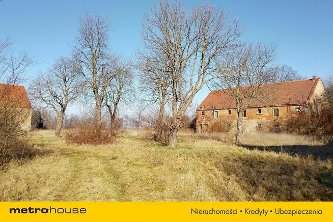 Niepowtarzalny kompleks dworsko-folwarczny 2 ha