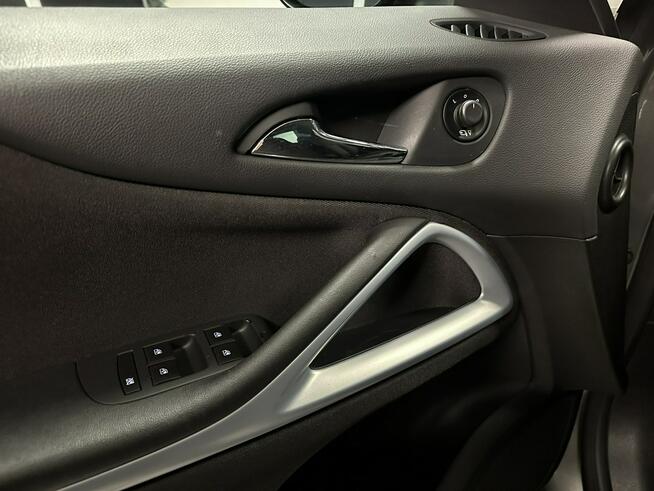 Opel Zafira 1.4 Turbo 7 osobowy NAVI Zadbany REJ PL GWARANCJA