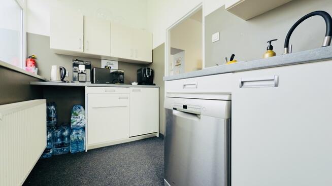 Budynek komercyjny przy Millenium Hall