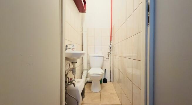 Budynek komercyjny przy Millenium Hall