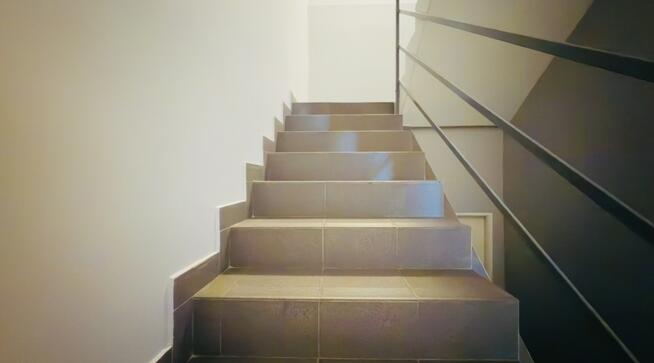 Budynek komercyjny przy Millenium Hall