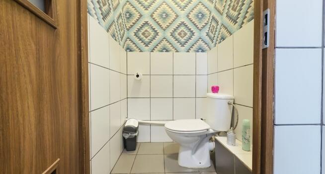 Budynek komercyjny przy Millenium Hall