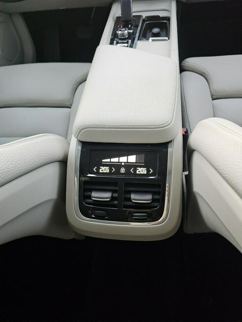 Volvo XC 60 2.0 benz 250KM Panorama Skóra ACC AutoPilot Grzane Fotele BEZWYPADEK