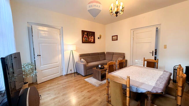 Dom z duszą 279 m², działka 1903 m², 9 pokoi