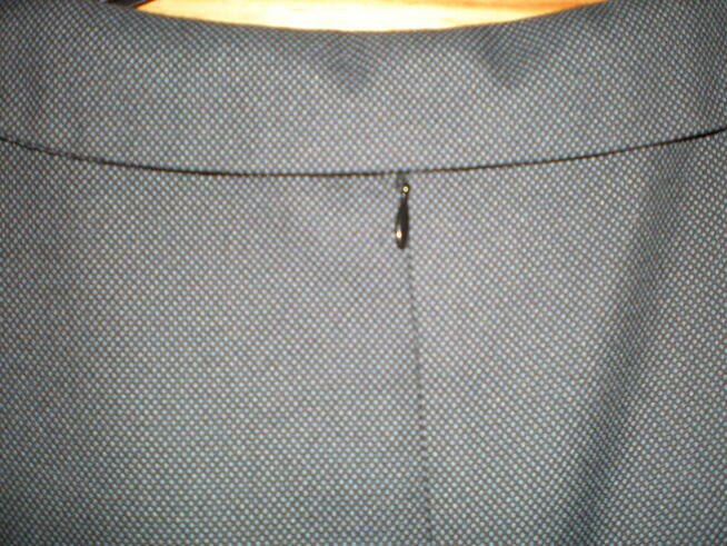 Sprzedam sukienkę rozmiar 38, używana, stan dobry.