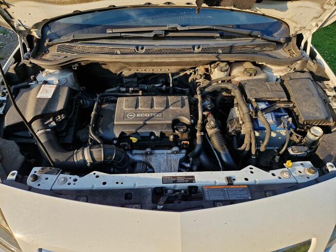 Sprzedam opel Astra J uszkodzony