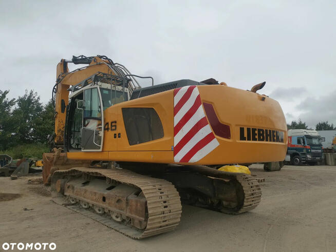 Liebherr R946