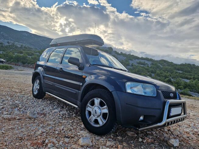 Czarny Ford Maverick 4x4 2,0 gaz LPG 2003 możliwa zamiana