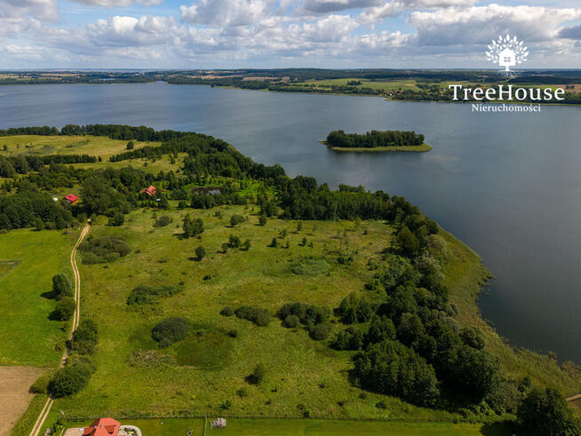 Działka z linią brzegową - uzbrojona