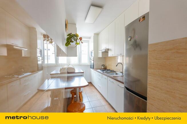 Trzy pokojowe mieszkanie w centrum Serocka