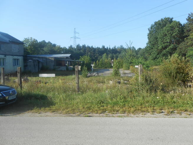 WYDZIERZAWIIE CZESCIOWO UTWARDZONY PLAC W MORAWICY K. KIELC.