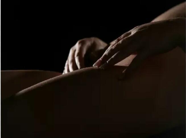 Masaż auriczno-energetyczny - uzdrawianie dotykiem ognia