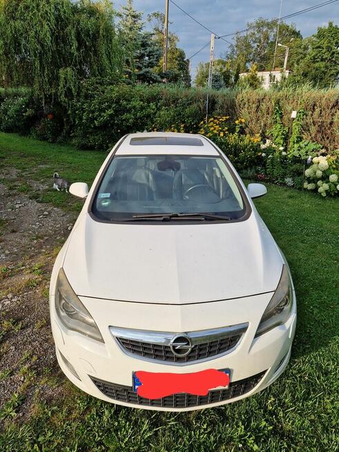 Sprzedam opel Astra J uszkodzony