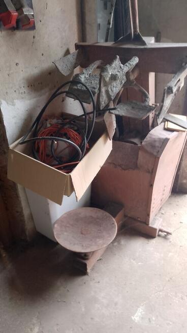 SPRZEDAM MASZYNY I FORMY DO PRODUKCJI ELEMENTOW BETONOWYCH