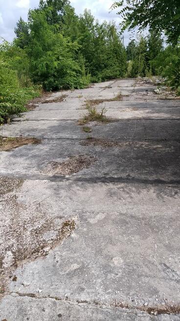 WYDZIERZAWIIE CZESCIOWO UTWARDZONY PLAC W MORAWICY K. KIELC.