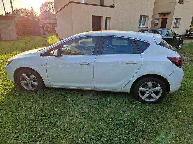 Sprzedam opel Astra J uszkodzony