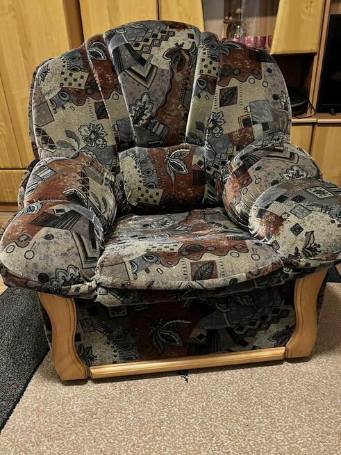 Dwa fotele + dwie pufy 220 złotych kpl