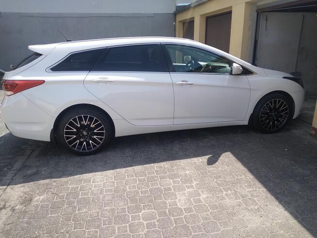 Ładny Hyundai i40 biała perła