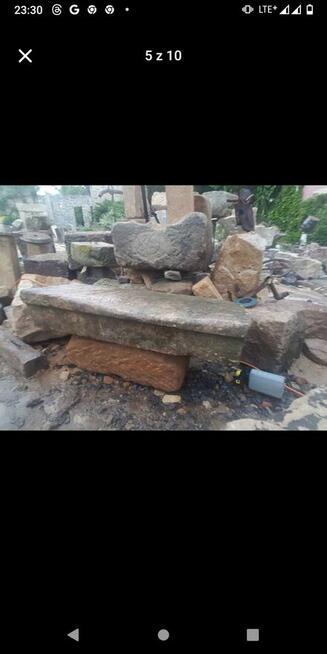 Ławka ze starego piaskowca