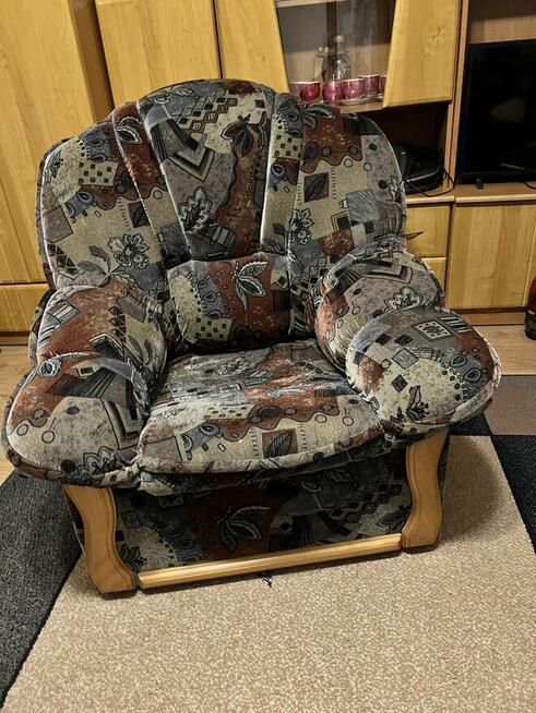 Dwa fotele + dwie pufy 220 złotych kpl