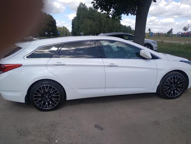 Ładny Hyundai i40 biała perła