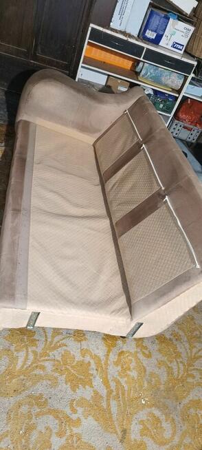 Sofa salonowa z pufą