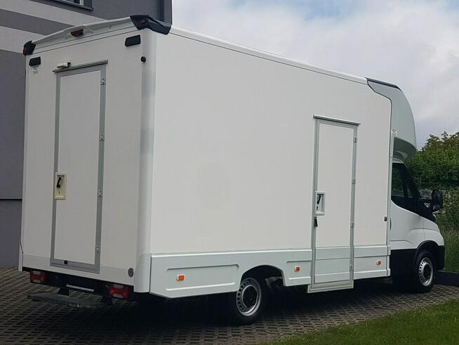 Iveco Daily KONTENER NISKOPODŁOGOWY 4,43x2,23x2,42 SKLEP BAR FOODTRUCK KAMPER AC