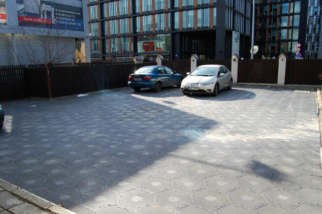 Wynajem i sprzedaż podłogi modułowej do garaży i parkingów